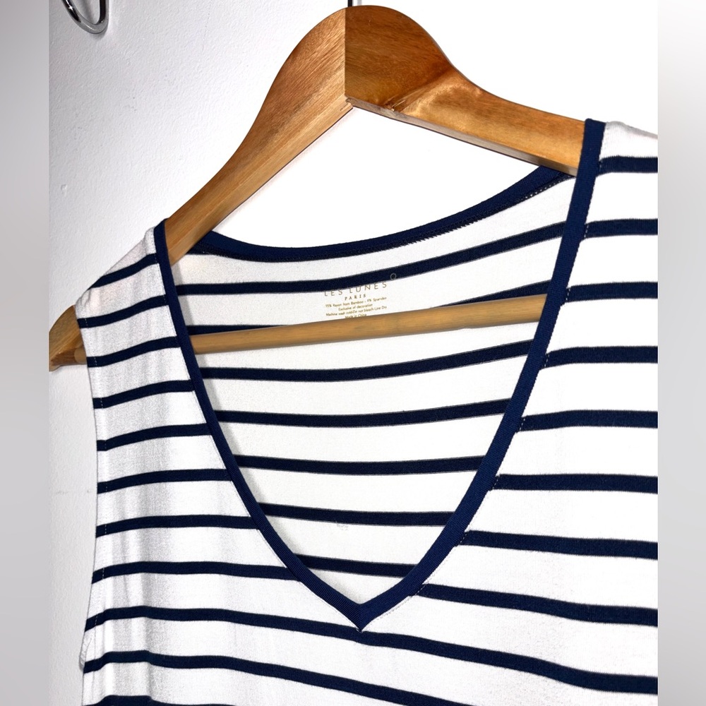 LES LUNES Paris, Navy Striped, Sleeveless, V Neck, Knit Tank Top - Picture 5 of 8